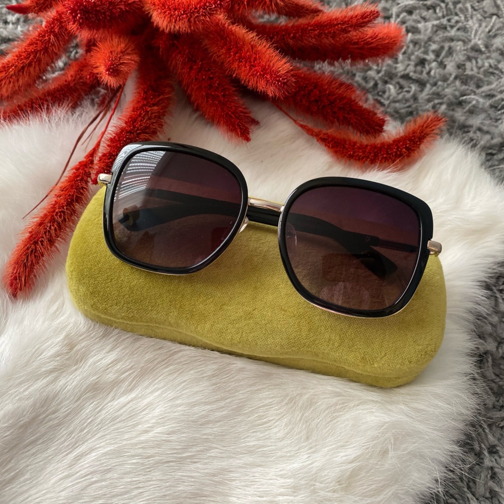 Oscar de la Renta Sunglasses